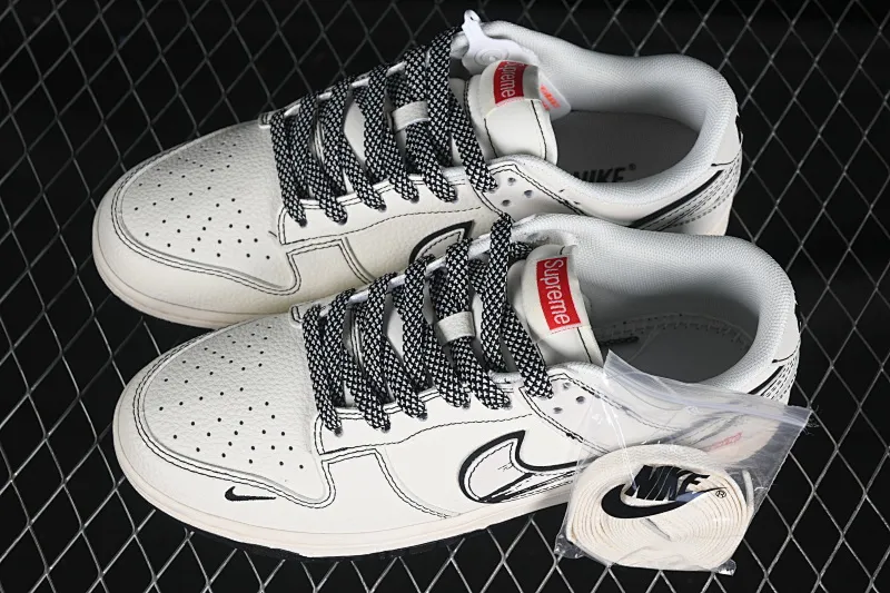 All Categories Nk SB Dunk Series Nk SB Dunk Low High-end Customized Low-top Shoes Nike SB Dunk Low Supreme Co-branded Graffiti Black Line Anniversary High-end Customized Low-top Casual Shoes JJ2508-560